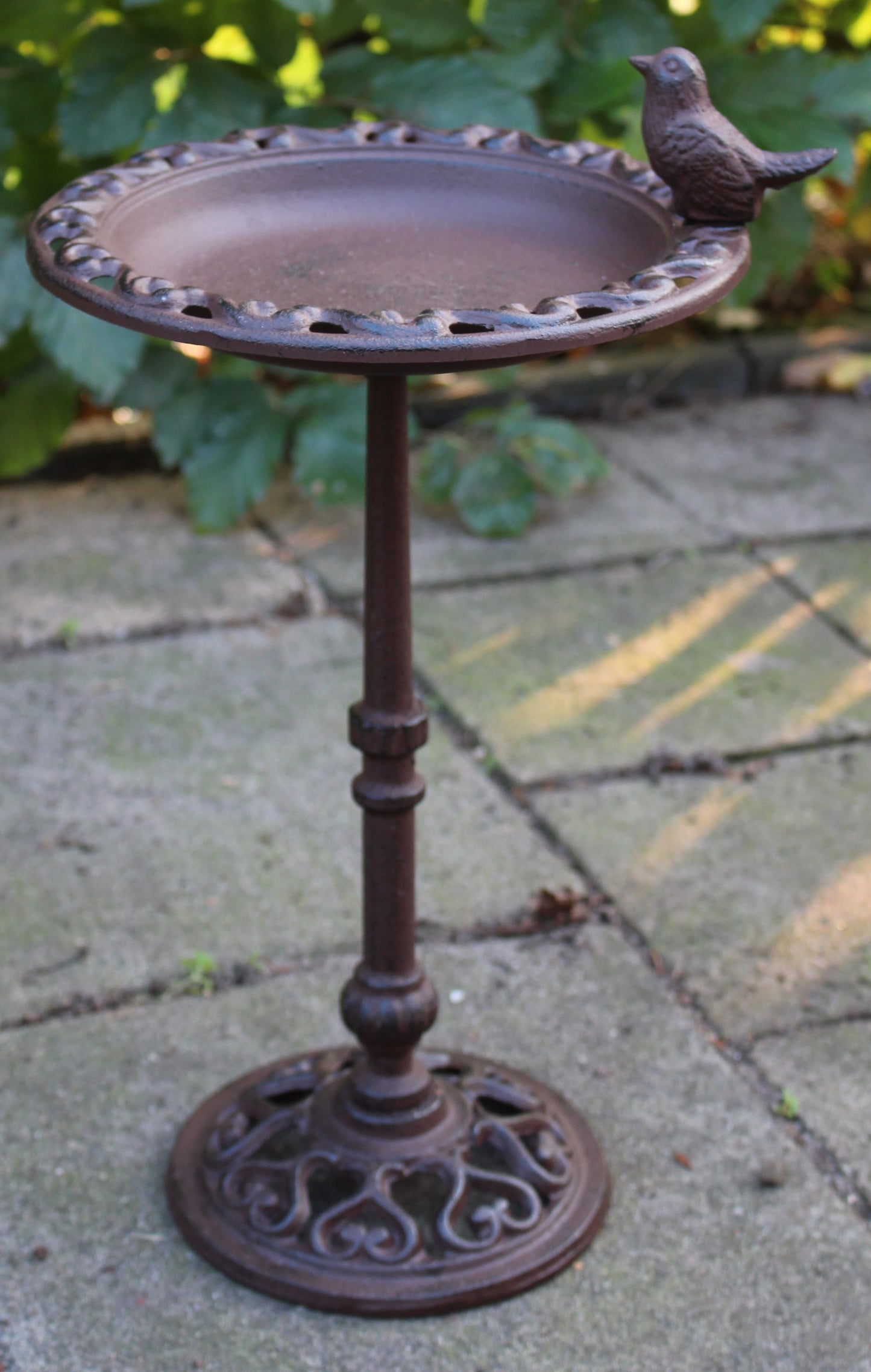 Cast Iron Bird Bath On Pole