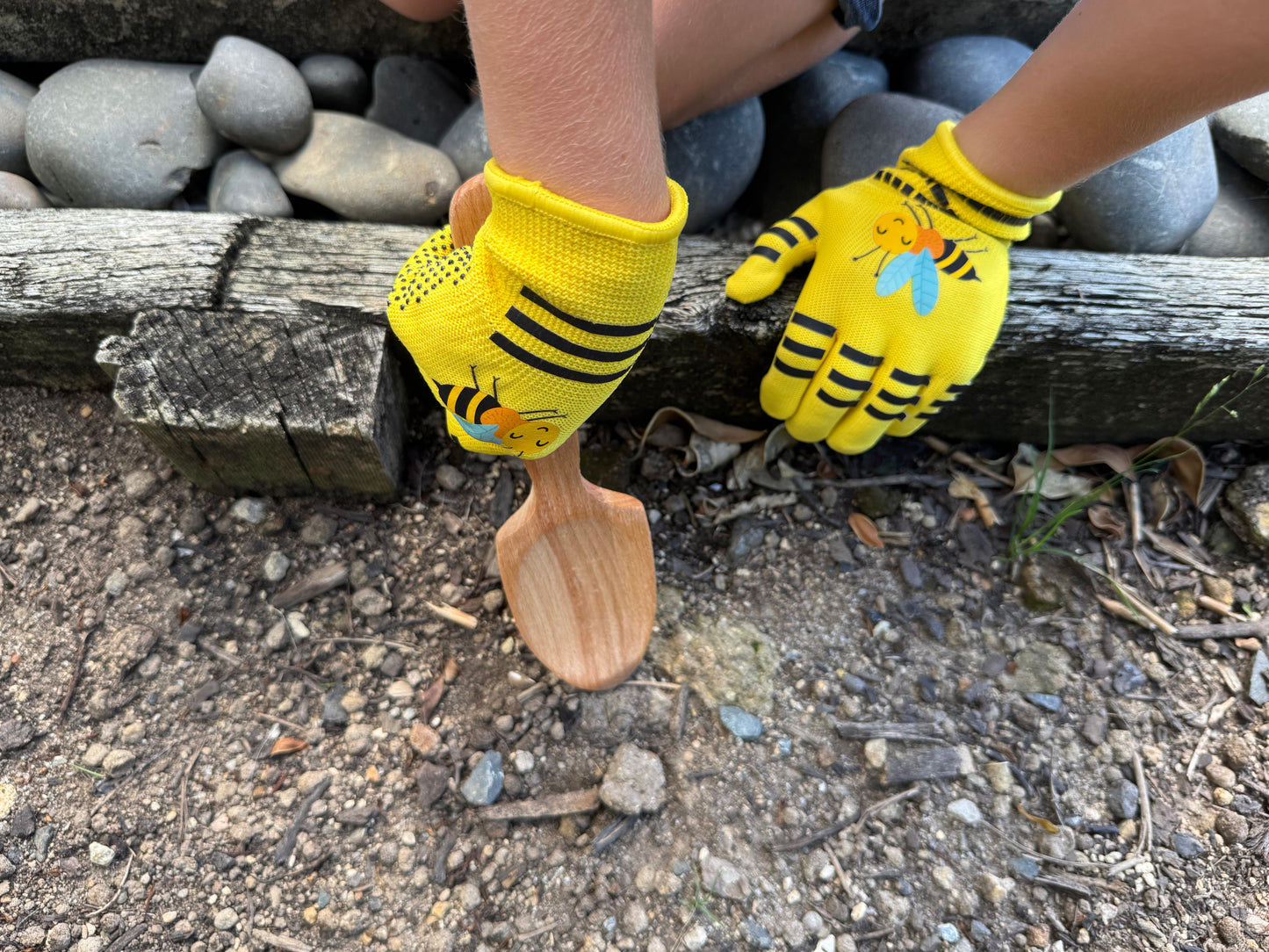 Kids Garden Gloves Bee