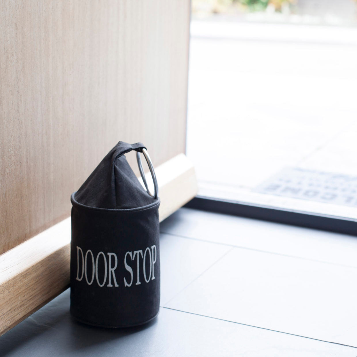 Doorstop with Ring Black