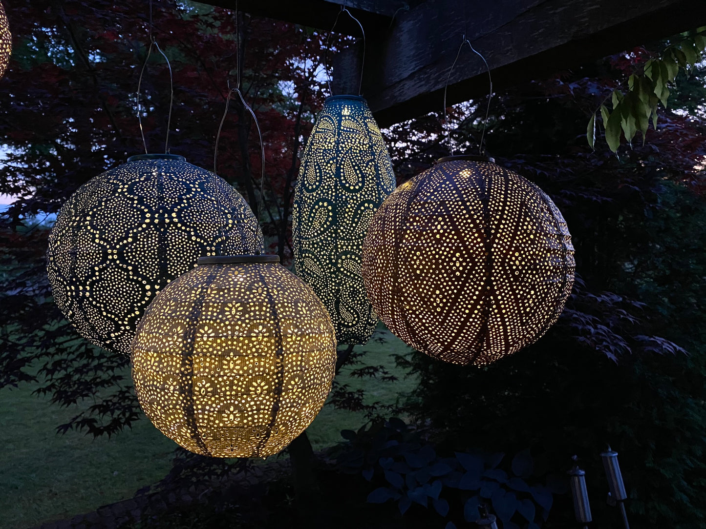 Lantern Round 30cm Silver Lace