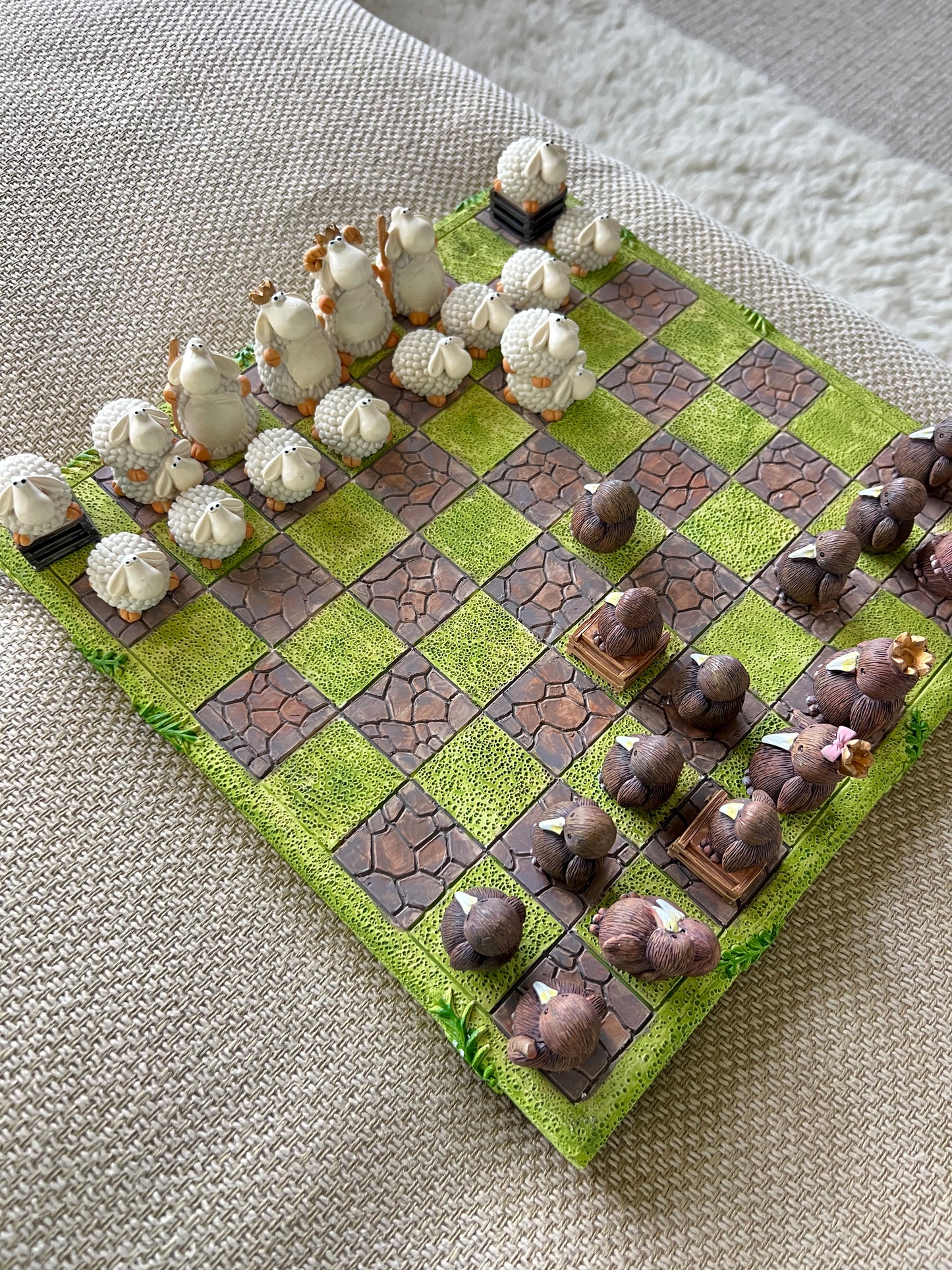Kiwi vs Sheep Chess Set