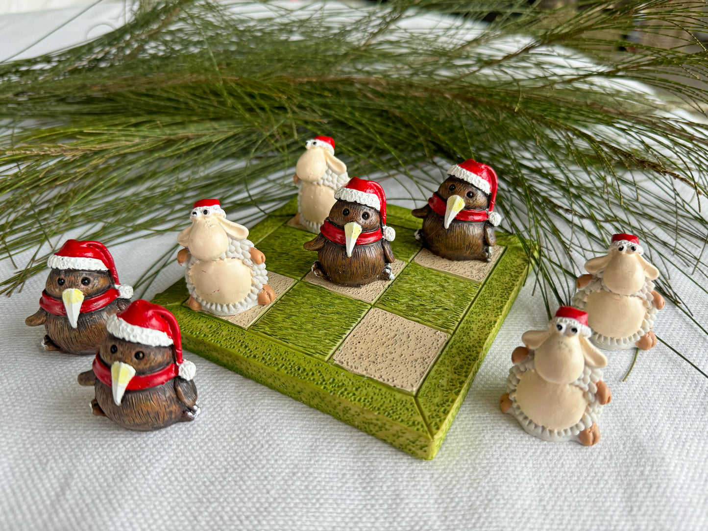 Tictactoe Xmas Kiwi vs Sheep
