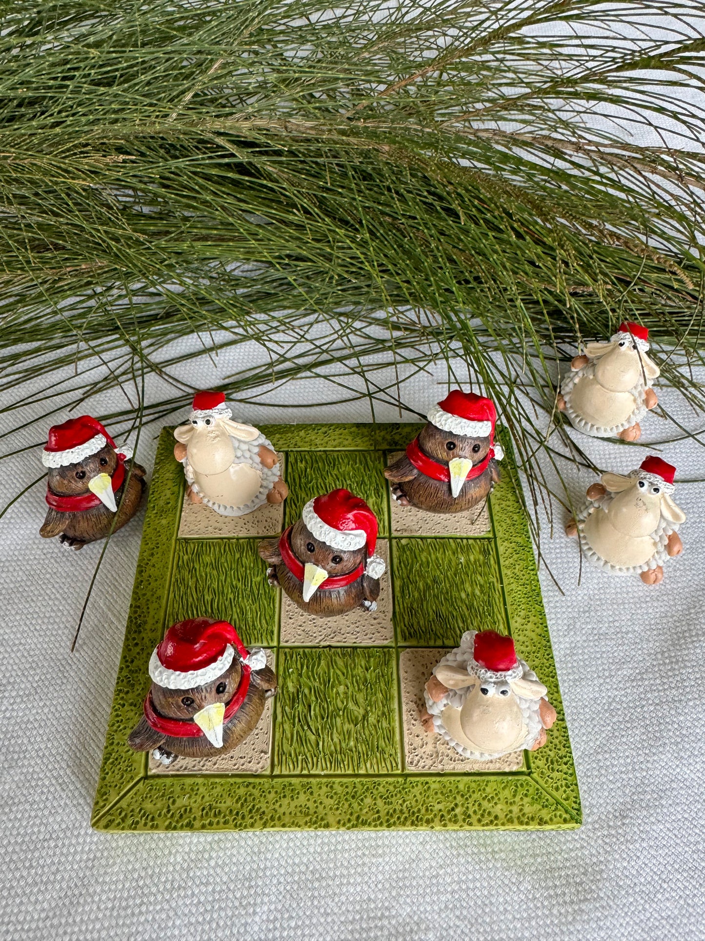 Tictactoe Xmas Kiwi vs Sheep