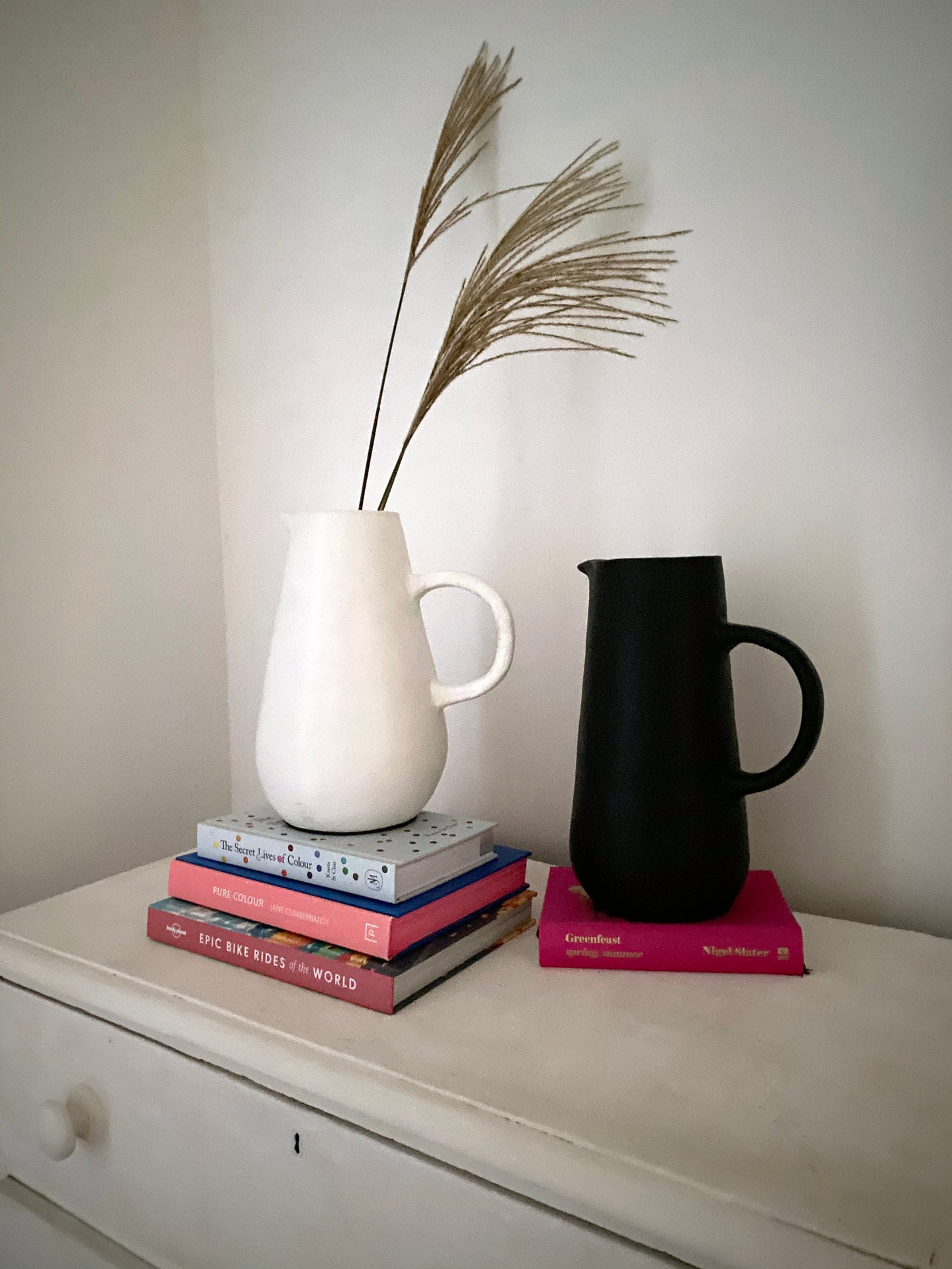 Stella Jug Black