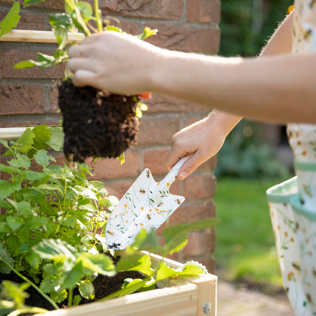Bee Print Trowel