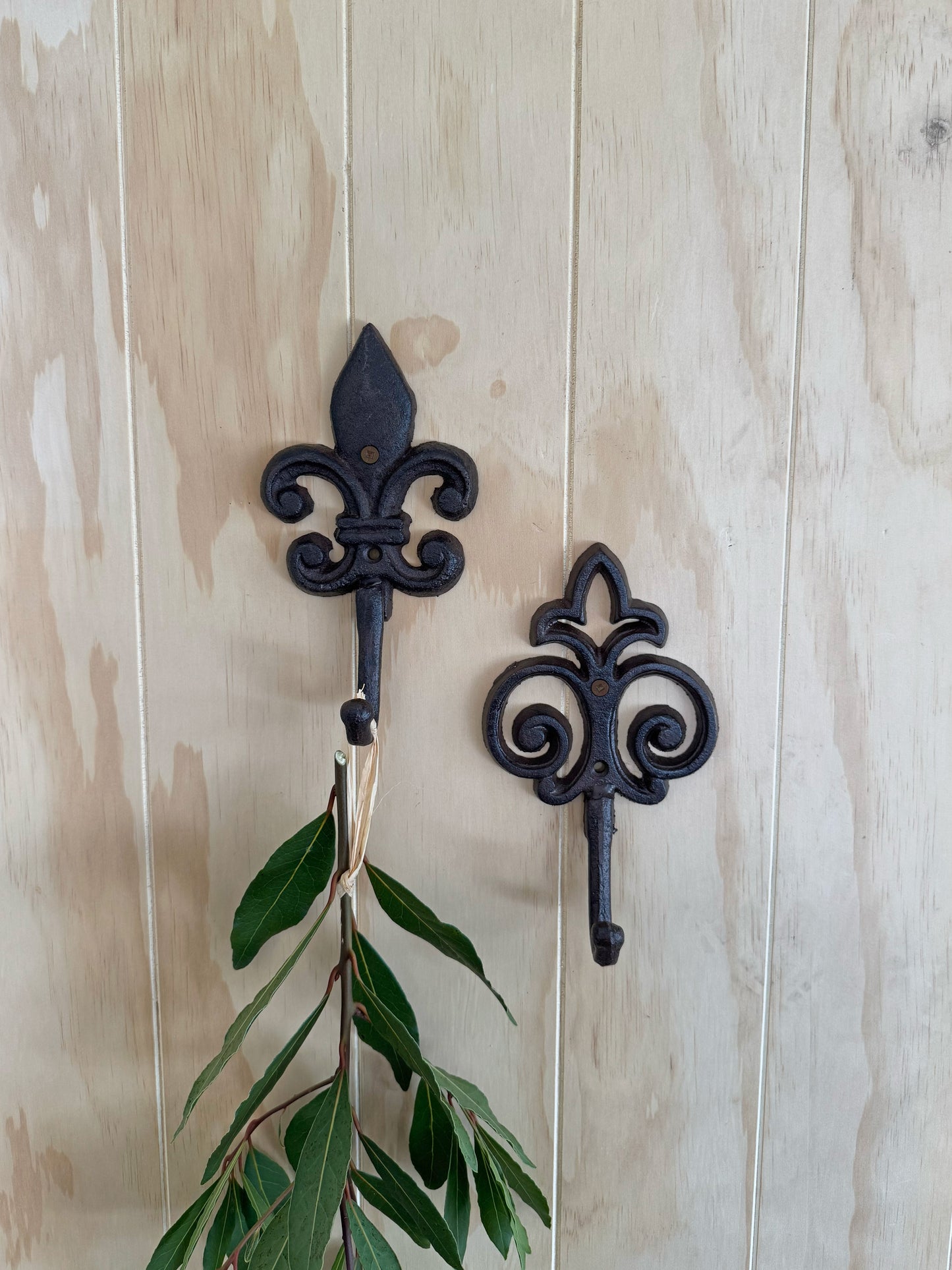 Cast Iron Fleur-De-Lis Hook 1