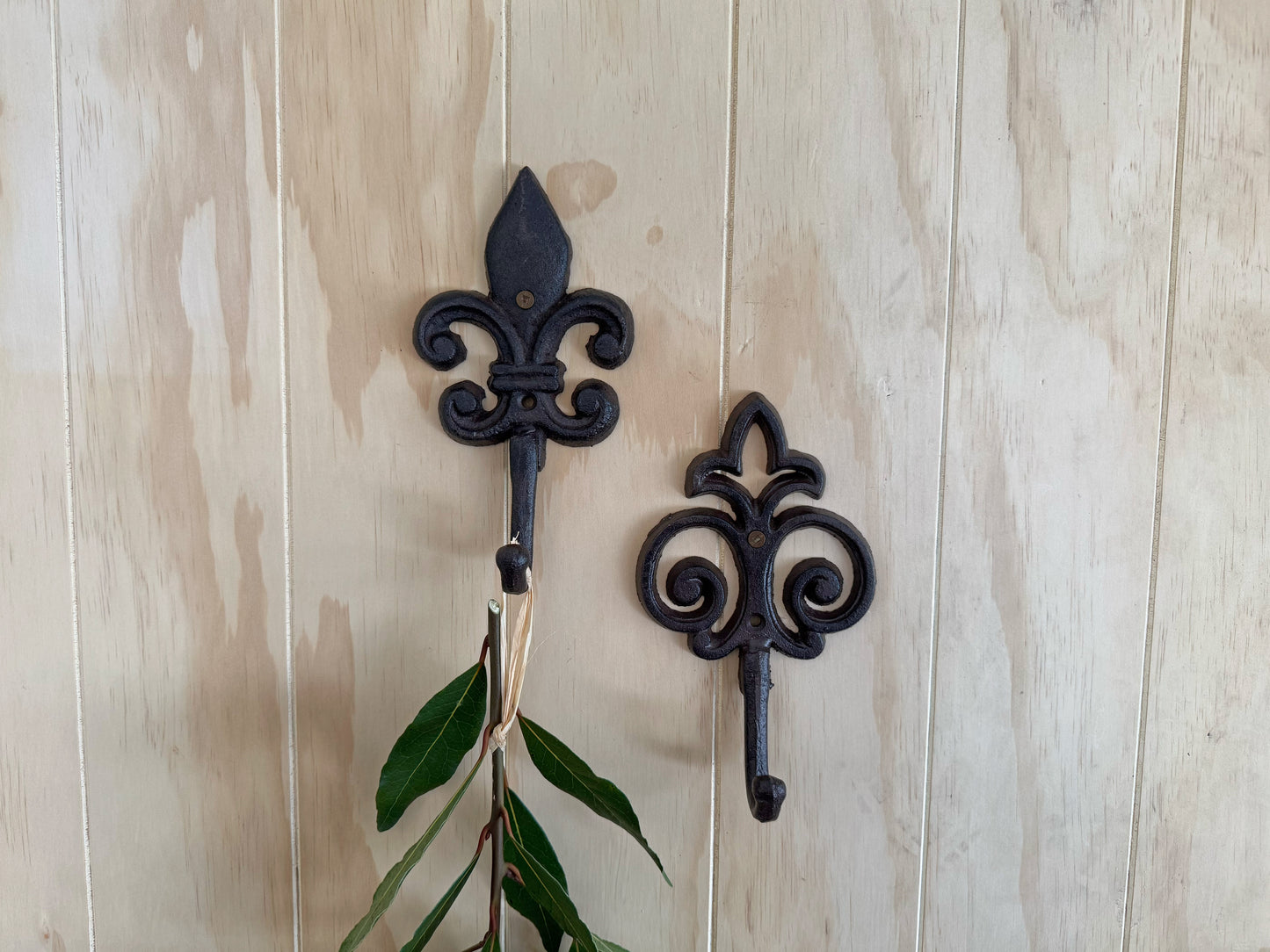 Cast Iron Fleur-De-Lis Hook 1